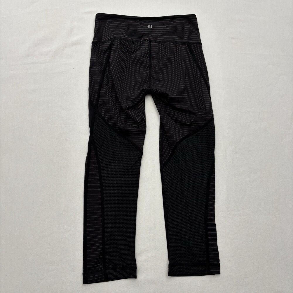 Lululemon Cropped Leggings Black Women’s Size 4 Athleisure Gym Training